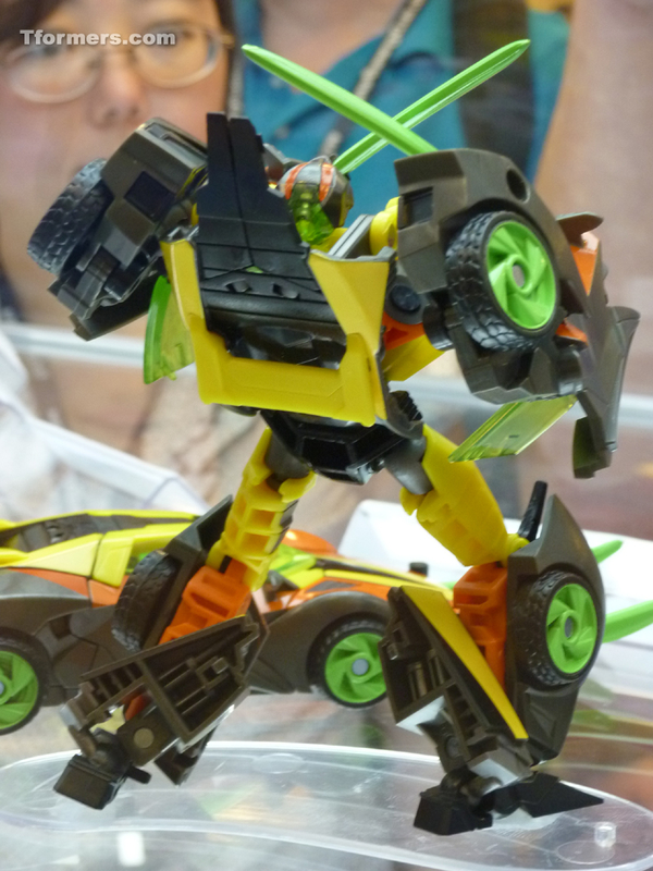 Transformers Prime Shadow Strike Bumblebee  (133 of 134)